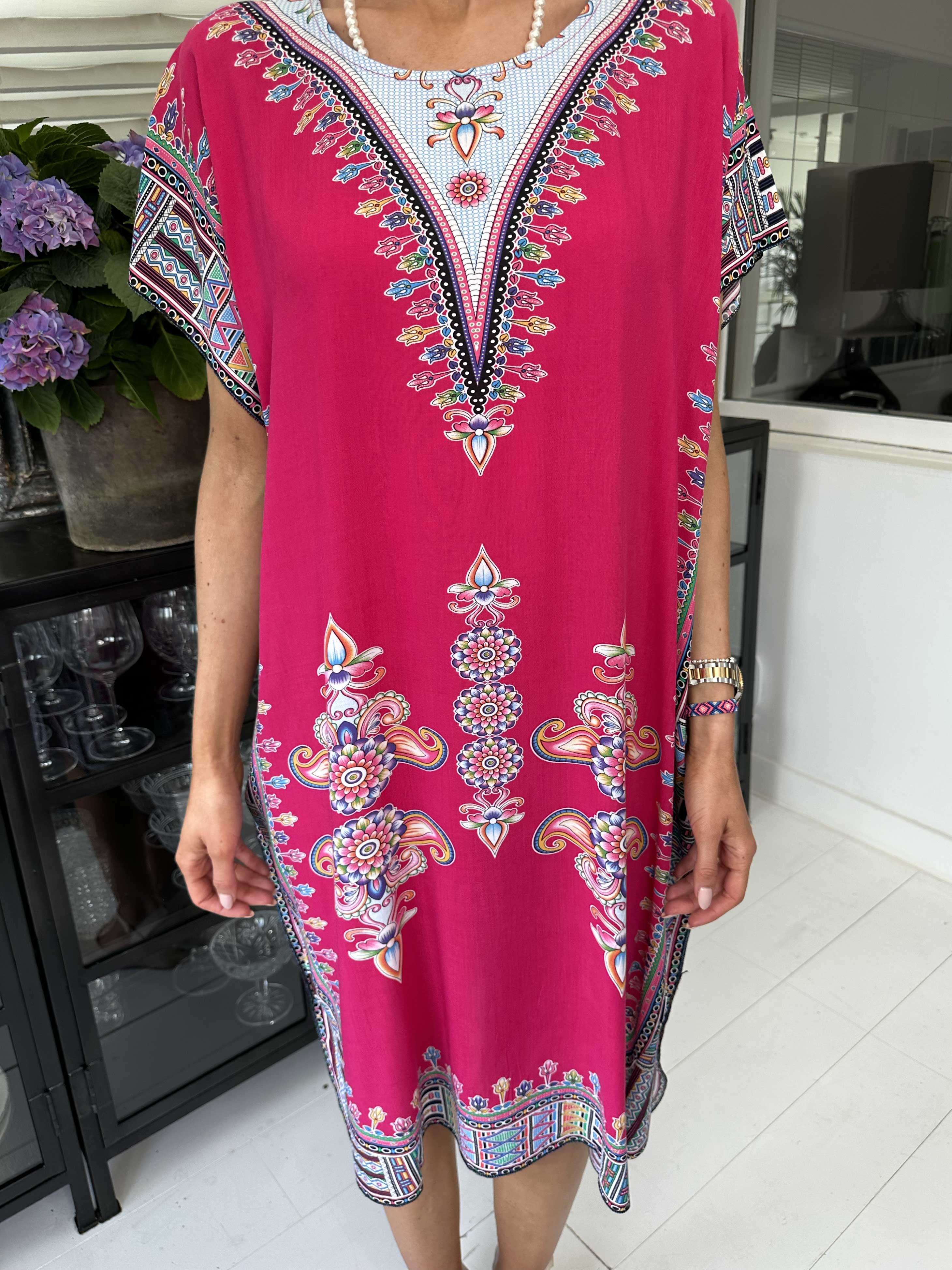 Mille - Let og luftig tunika i farvet mønster